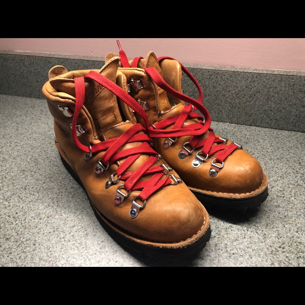 Danner Women’s MountIn Light Cascade hiking boots